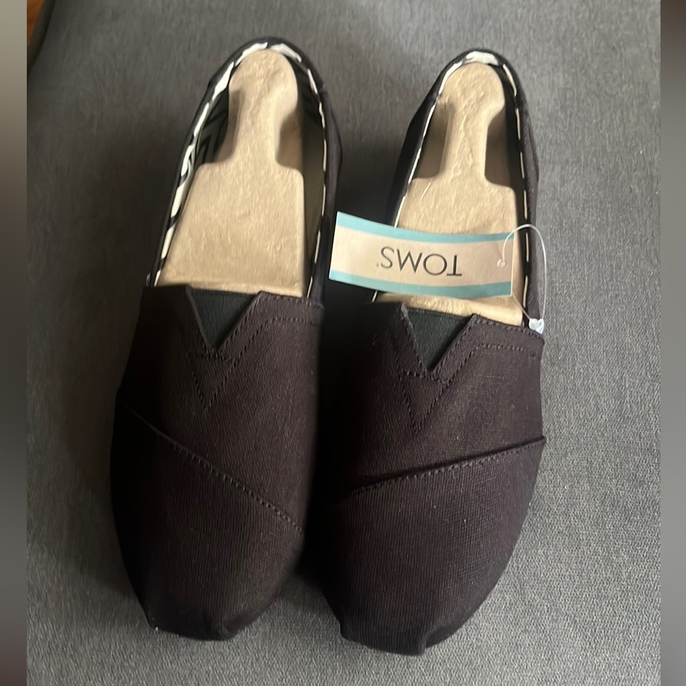 Tom’s shoes never used size 9 got as gift